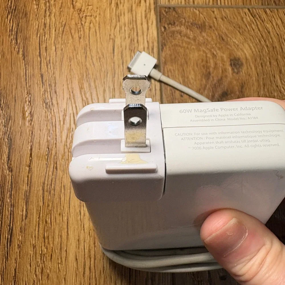 Genuine Apple 60W MagSafe Power Adapter A1184 (2006) –‎ 13